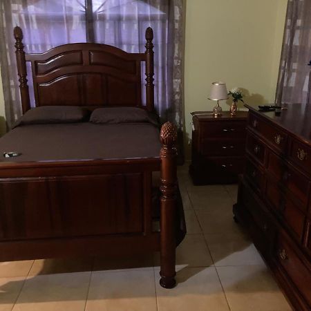 Pearlieron Place Runaway Bay Bagian luar foto