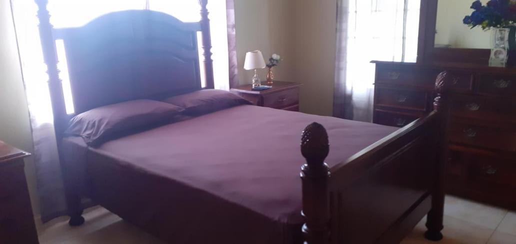 Pearlieron Place Runaway Bay Bagian luar foto